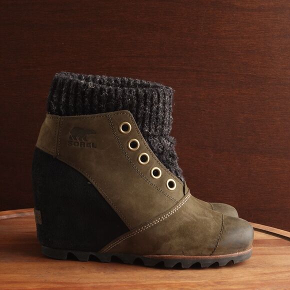 Sorel Boots Womens SZ 7 Green Joanie Sweater Wedge Leather Ankle Winter Casual - Picture 1 of 13